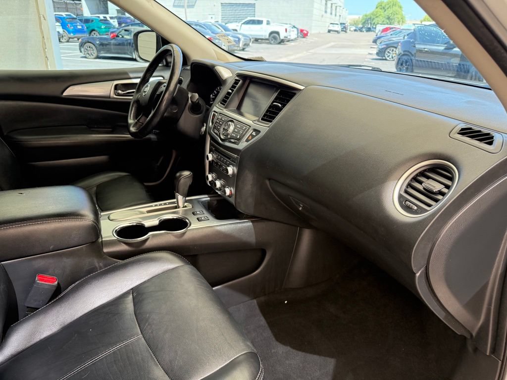 Used 2019 Nissan Pathfinder SL FWD image 12