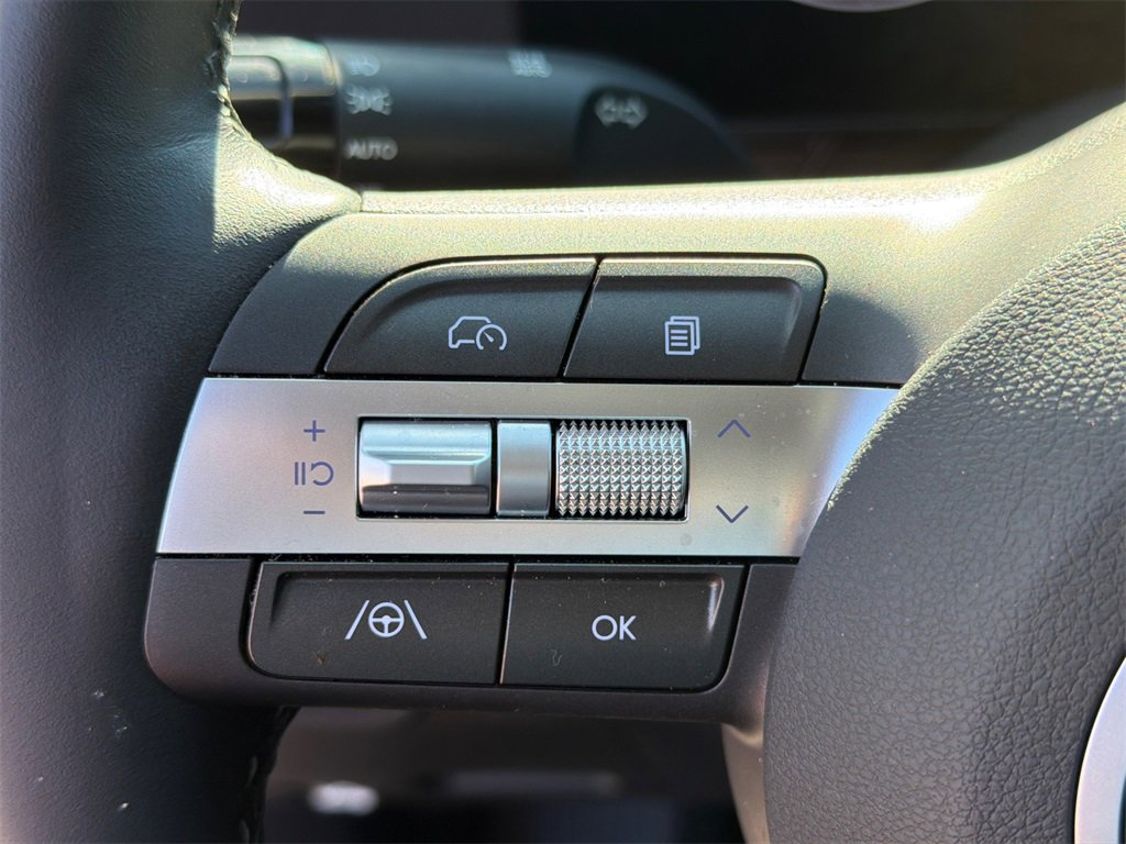 Used 2025 Hyundai Kona SEL image 24