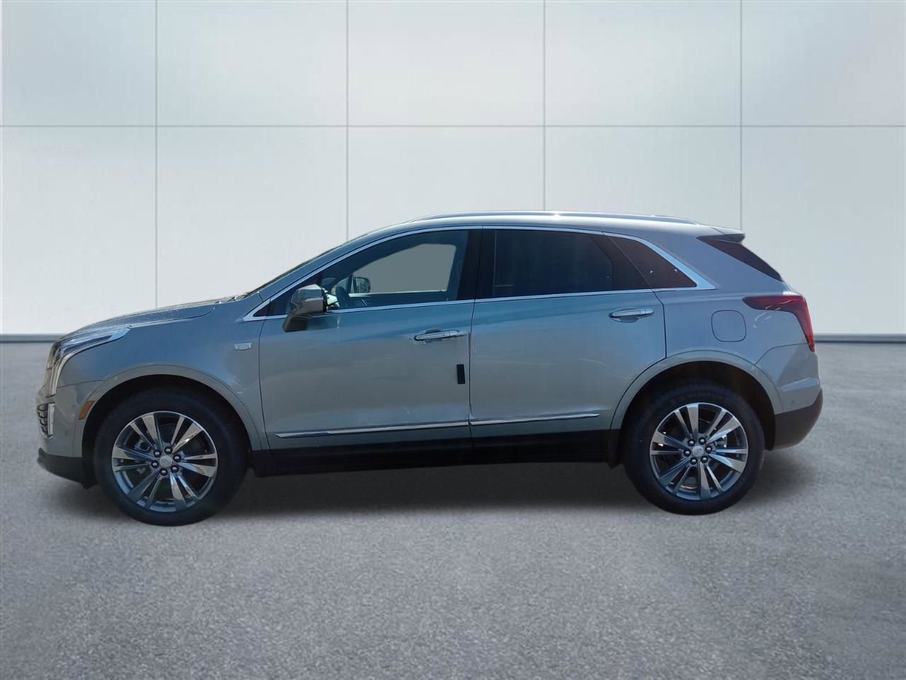 New 2026 Cadillac XT5 Premium Luxury image 2