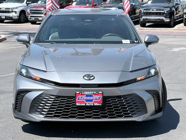 Used 2025 Toyota Camry SE FWD image 3