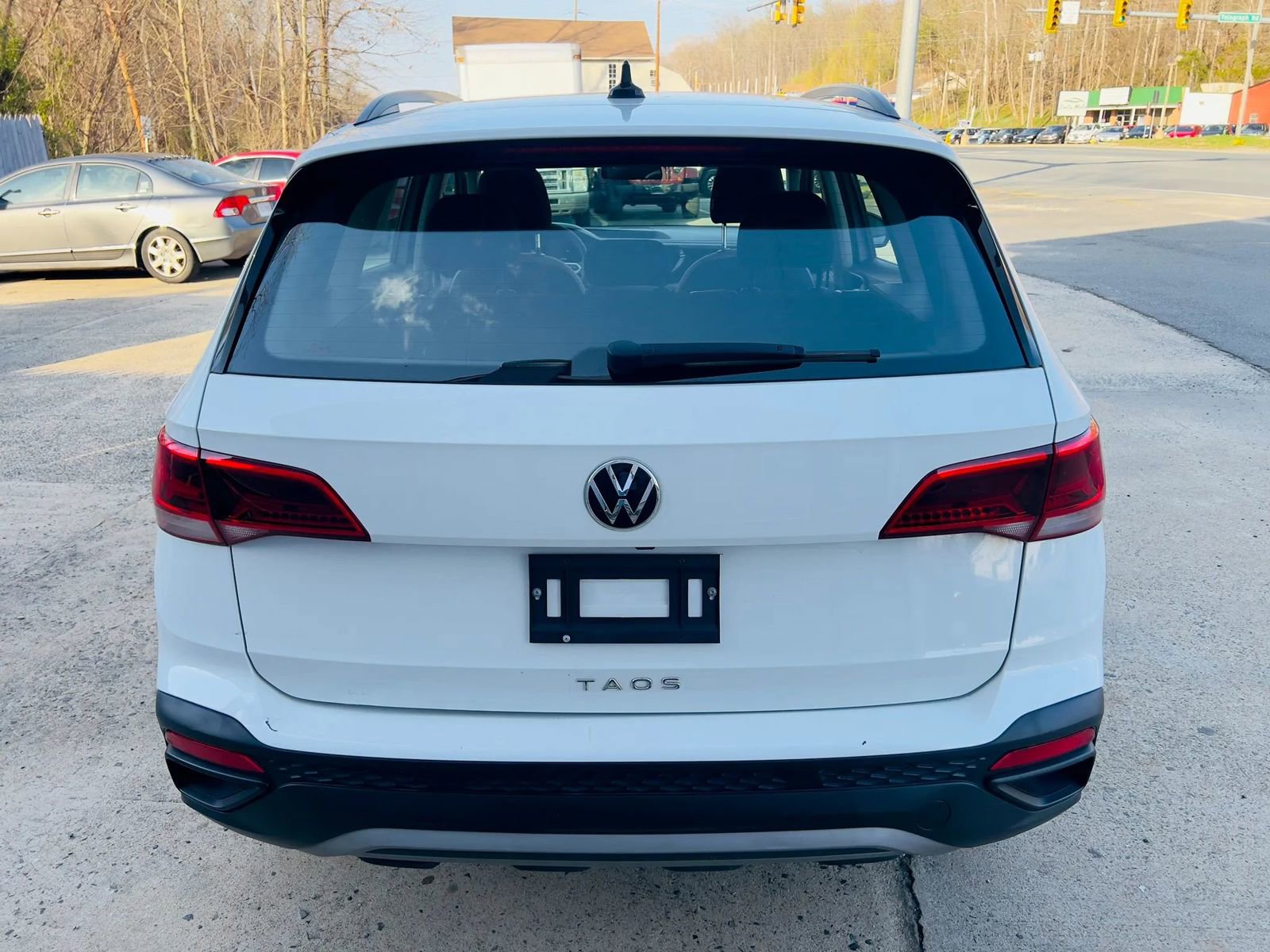 Used 2022 Volkswagen Taos S image 6