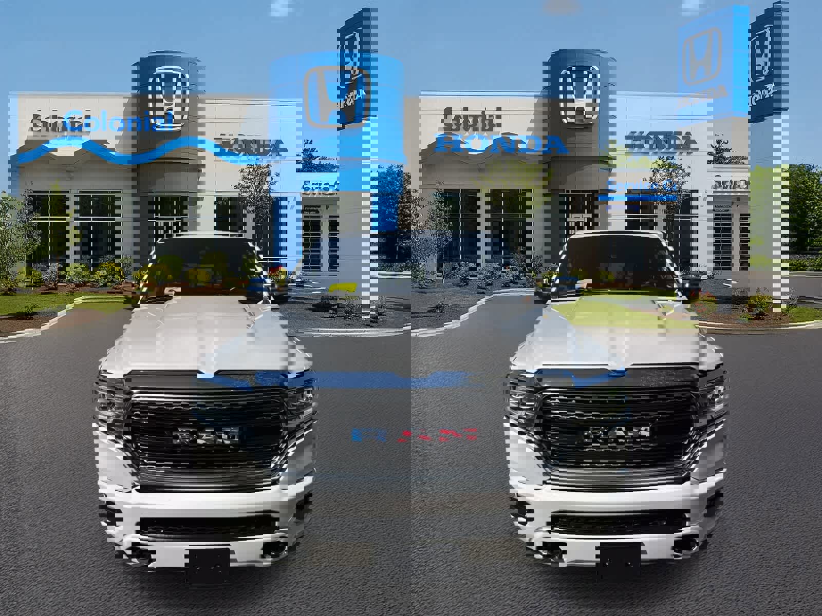 Used 2023 RAM 1500 Limited w/ Body Color Bumper Group image 10