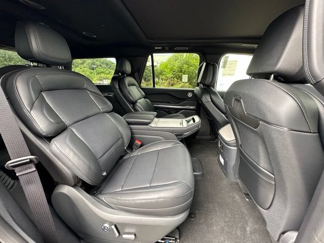 New 2027 Lincoln Navigator Reserve w/ Jet Appearance Package AWD/4WD image 24