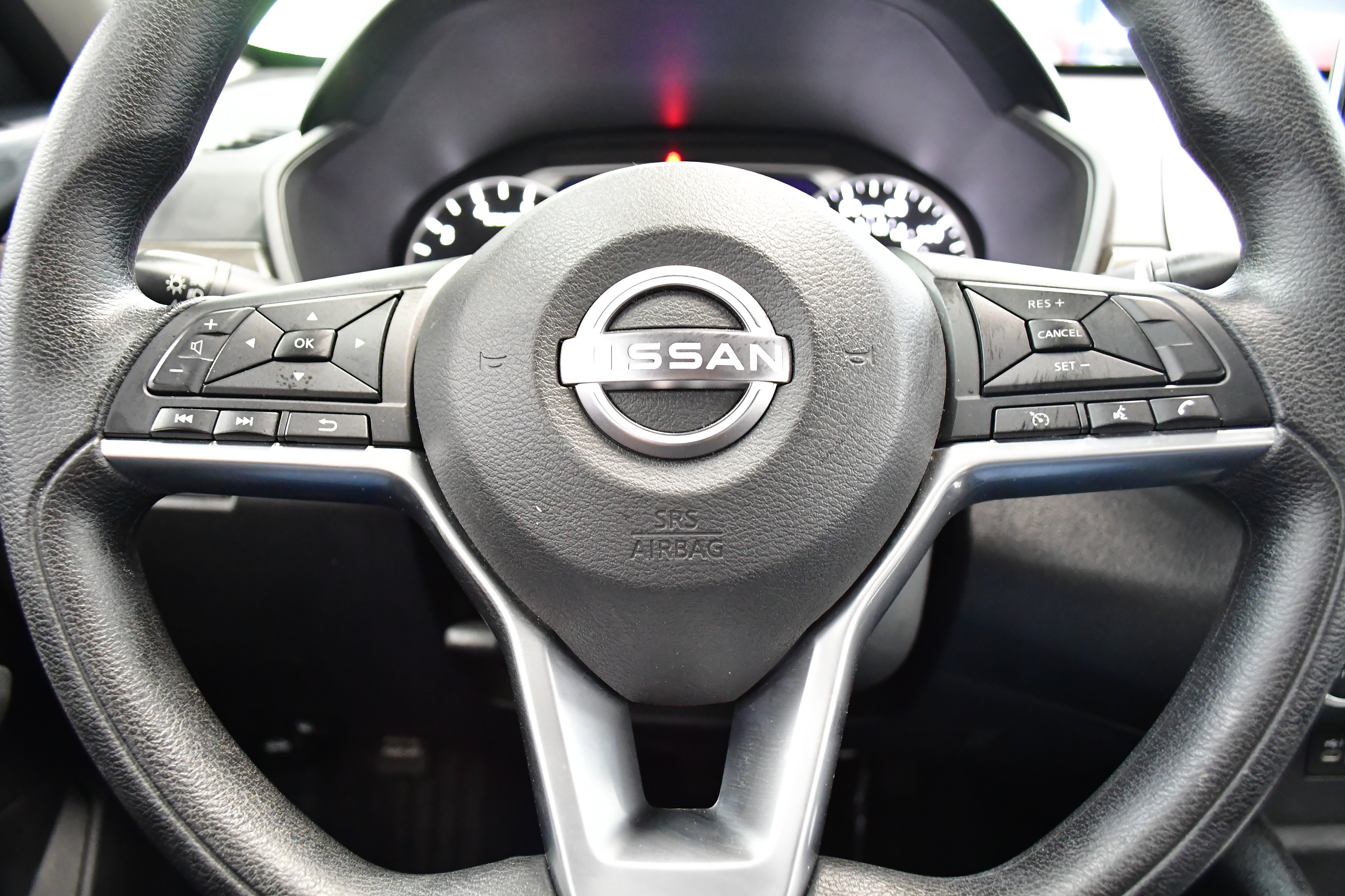 Used 2025 Nissan Altima 2.5 SV FWD image 17
