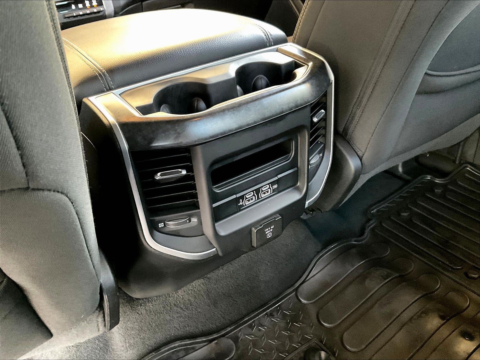 Used 2019 RAM 1500 Big Horn AWD/4WD image 11