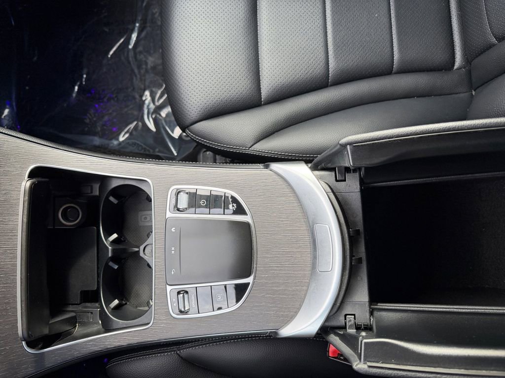 Used 2020 Mercedes-Benz GLC 350e 4MATIC image 23