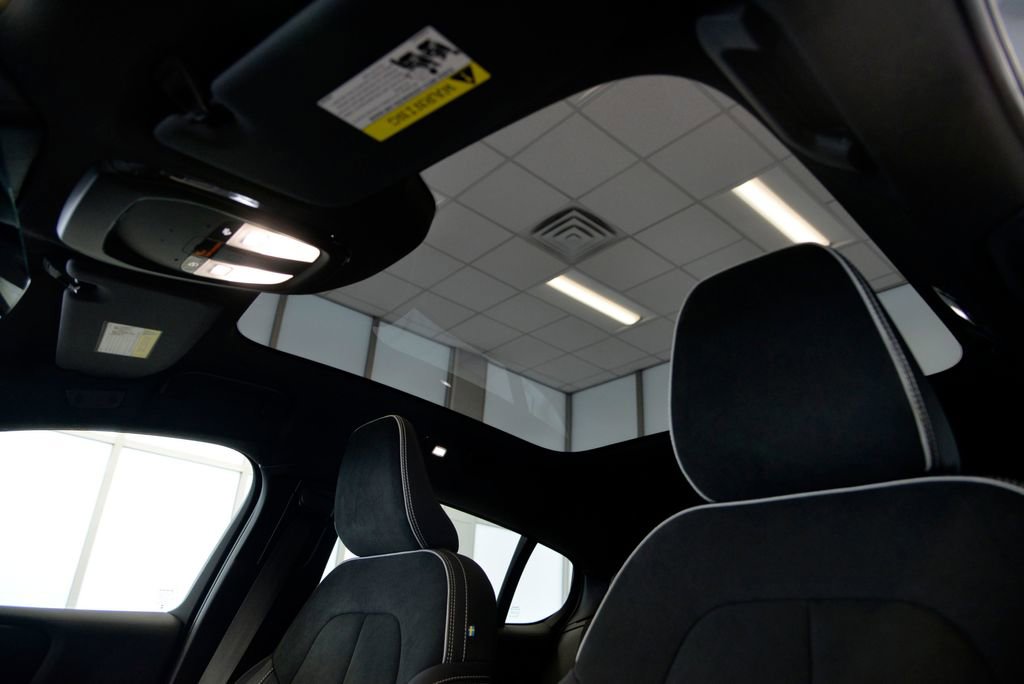 Used 2023 Volvo C40 P8 Recharge Plus image 27