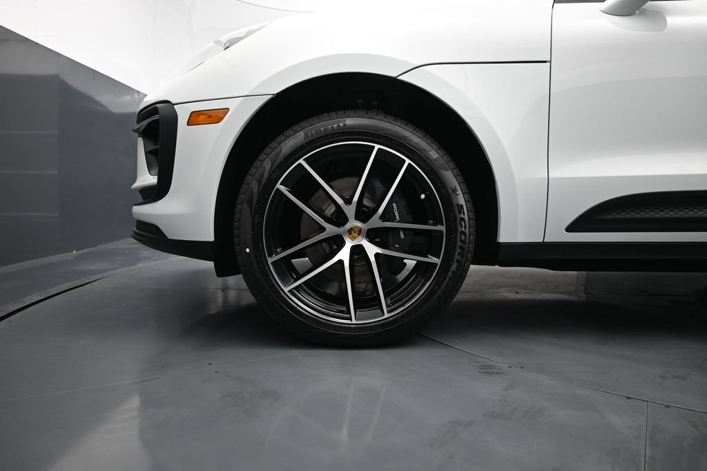 New 2026 Porsche Macan AWD/4WD image 7