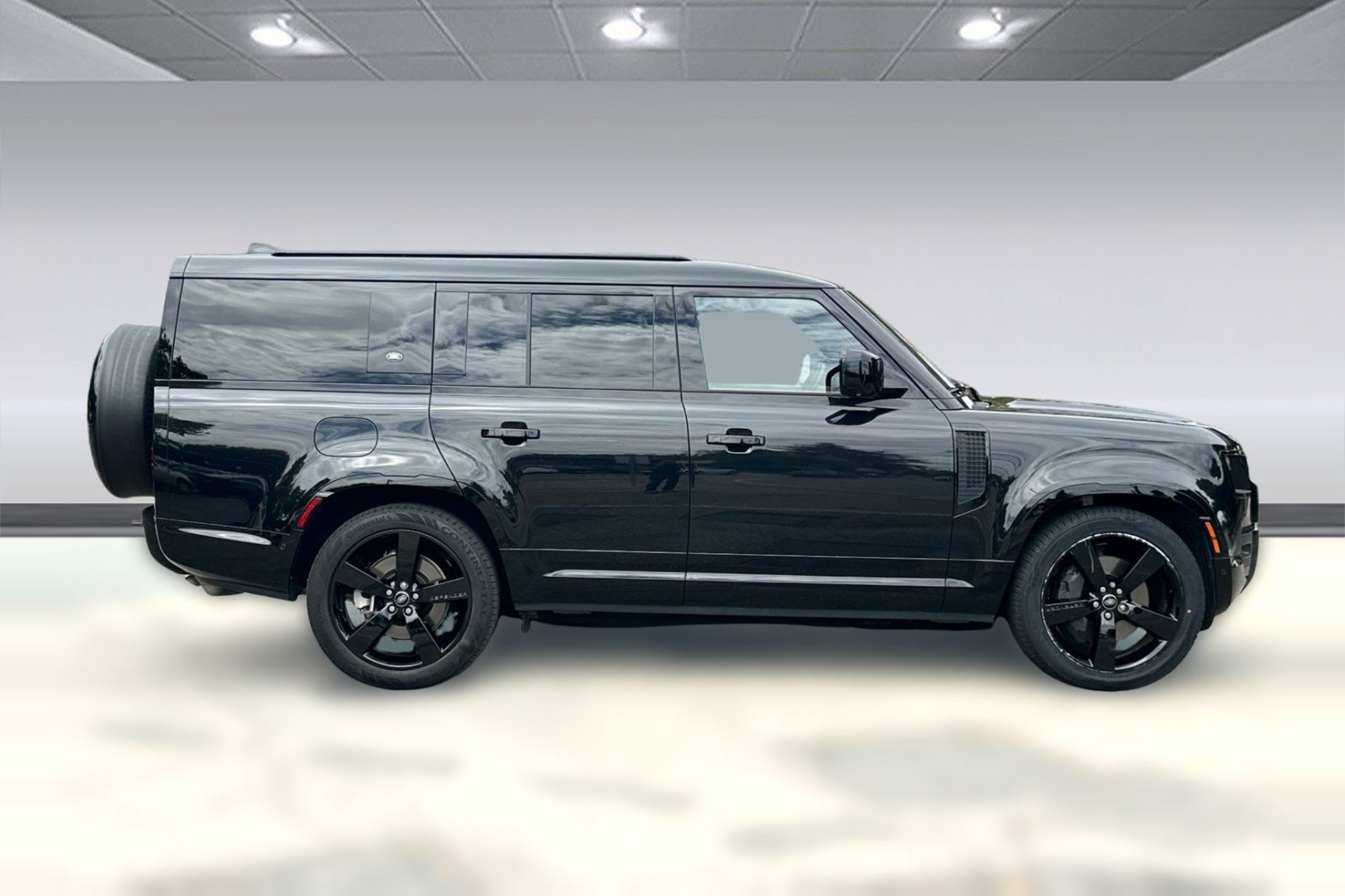 Used 2023 Land Rover Defender 130 X-Dynamic SE AWD/4WD image 8