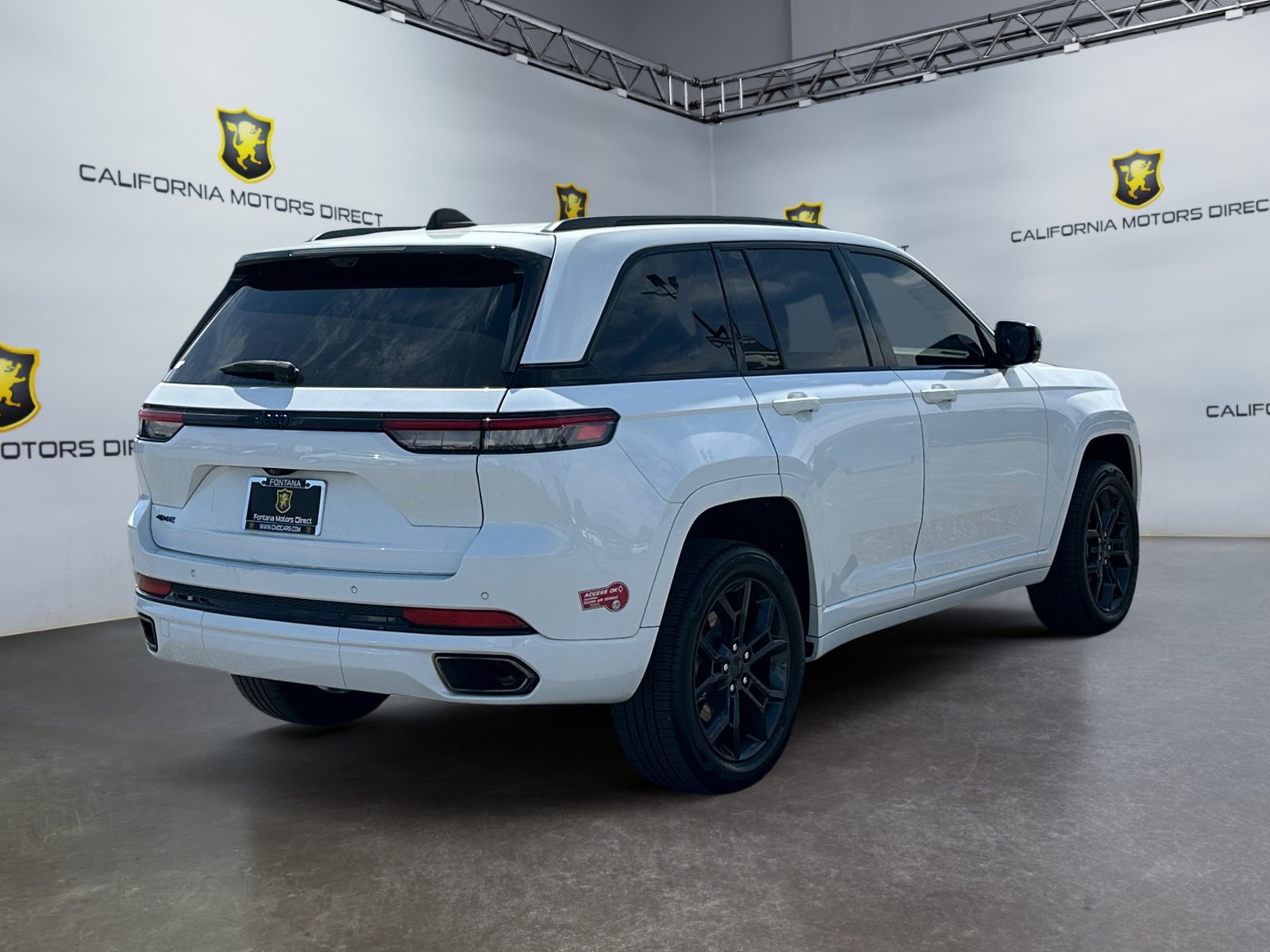 Used 2023 Jeep Grand Cherokee 30th Anniversary AWD/4WD image 5