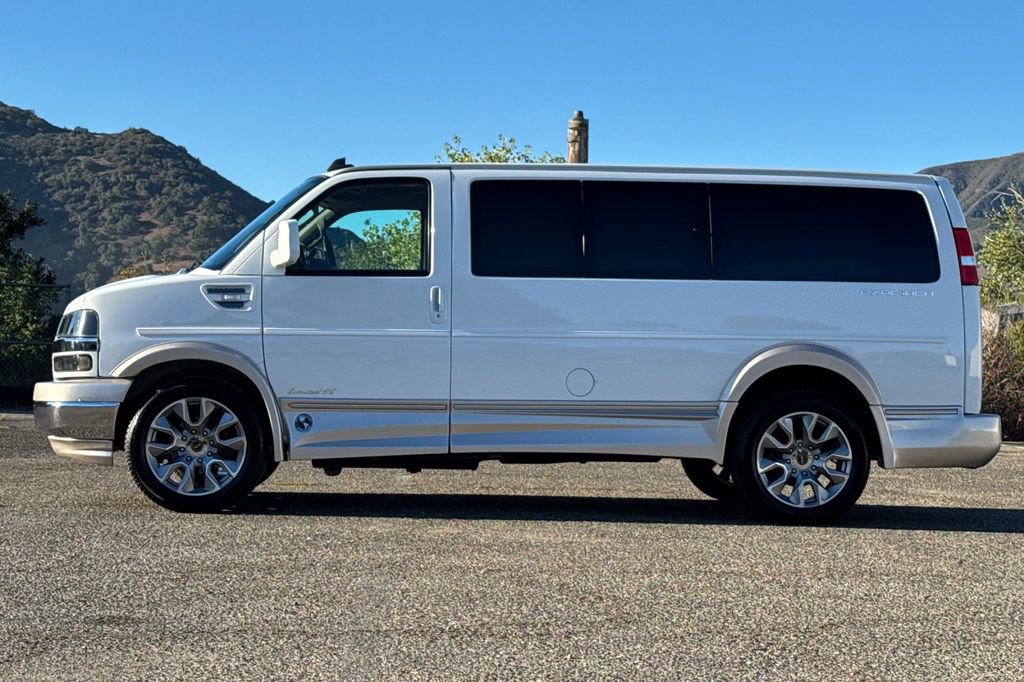 Used 2023 Chevrolet Express 2500 image 7