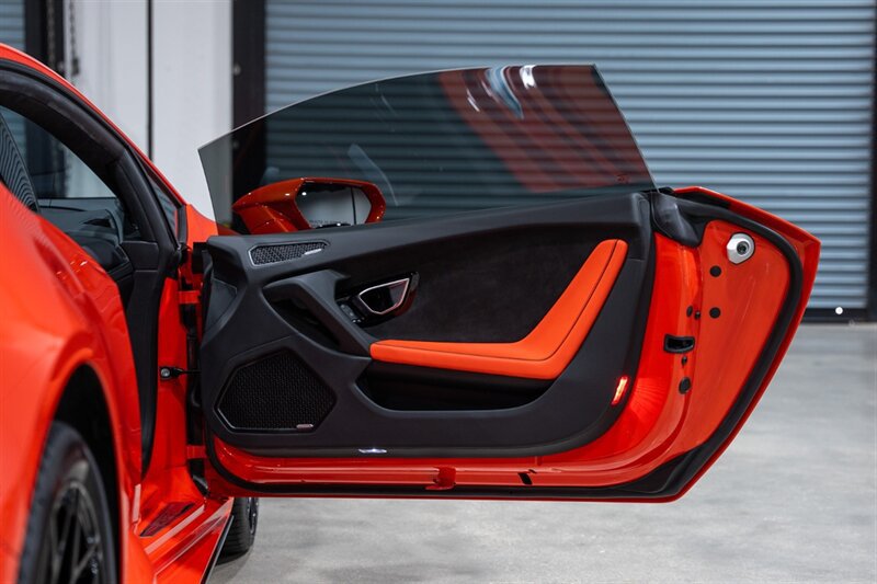 Used 2021 Lamborghini Huracan EVO AWD/4WD image 31