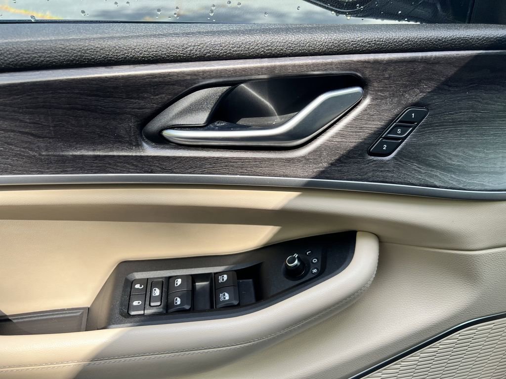 Used 2022 Jeep Grand Cherokee Limited image 14