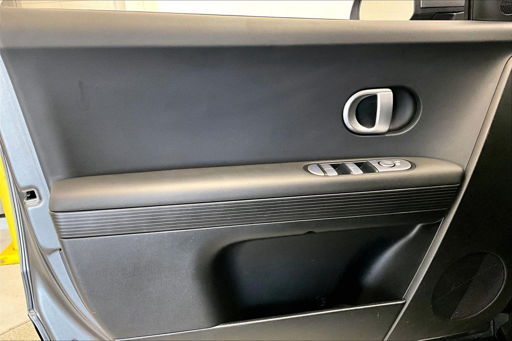 Certified 2024 Hyundai Ioniq 5 SEL AWD/4WD image 18