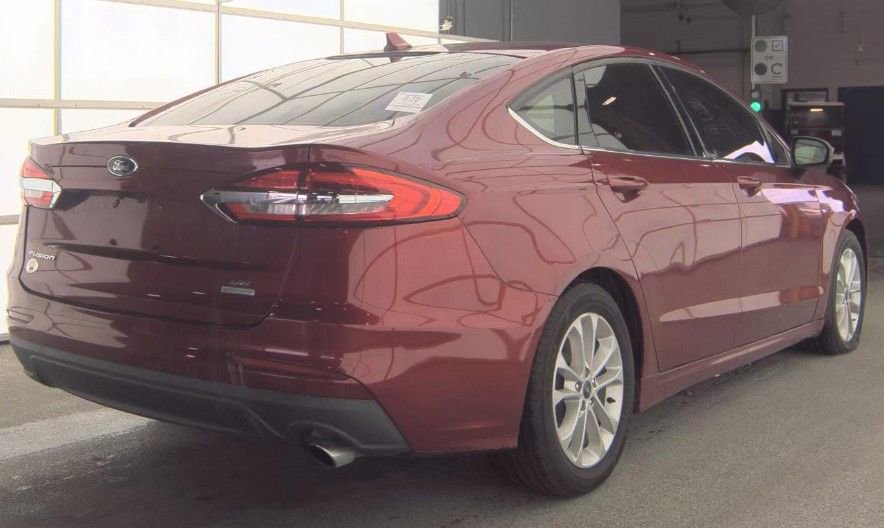 Used 2019 Ford Fusion SE image 3