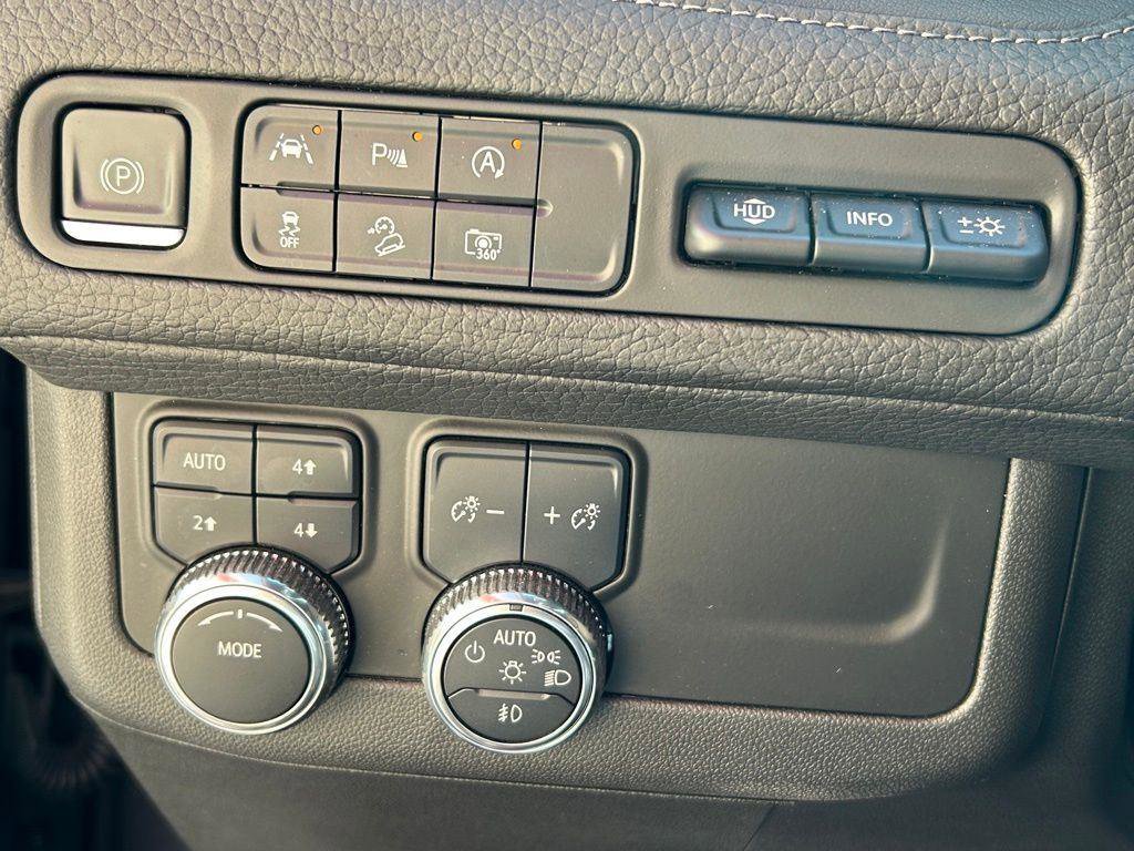 Used 2023 GMC Yukon XL Denali image 26