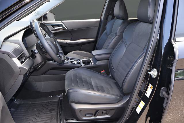 Used 2024 Mitsubishi Outlander SE FWD image 13