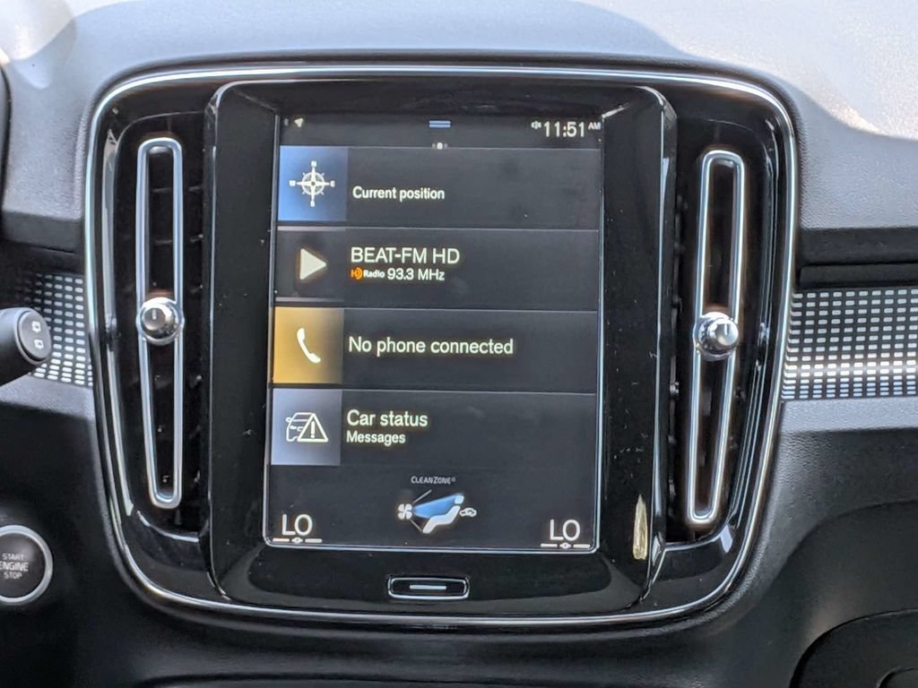 Used 2020 Volvo XC40 T4 R-Design FWD image 23