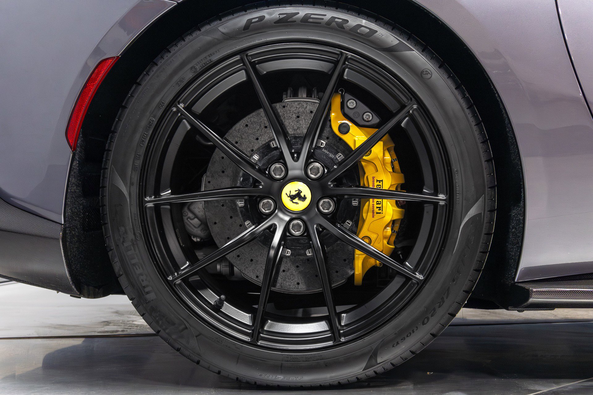 Used 2021 Ferrari 812 GTS image 21