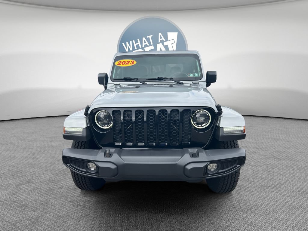 Certified 2023 Jeep Gladiator Sport AWD/4WD image 9
