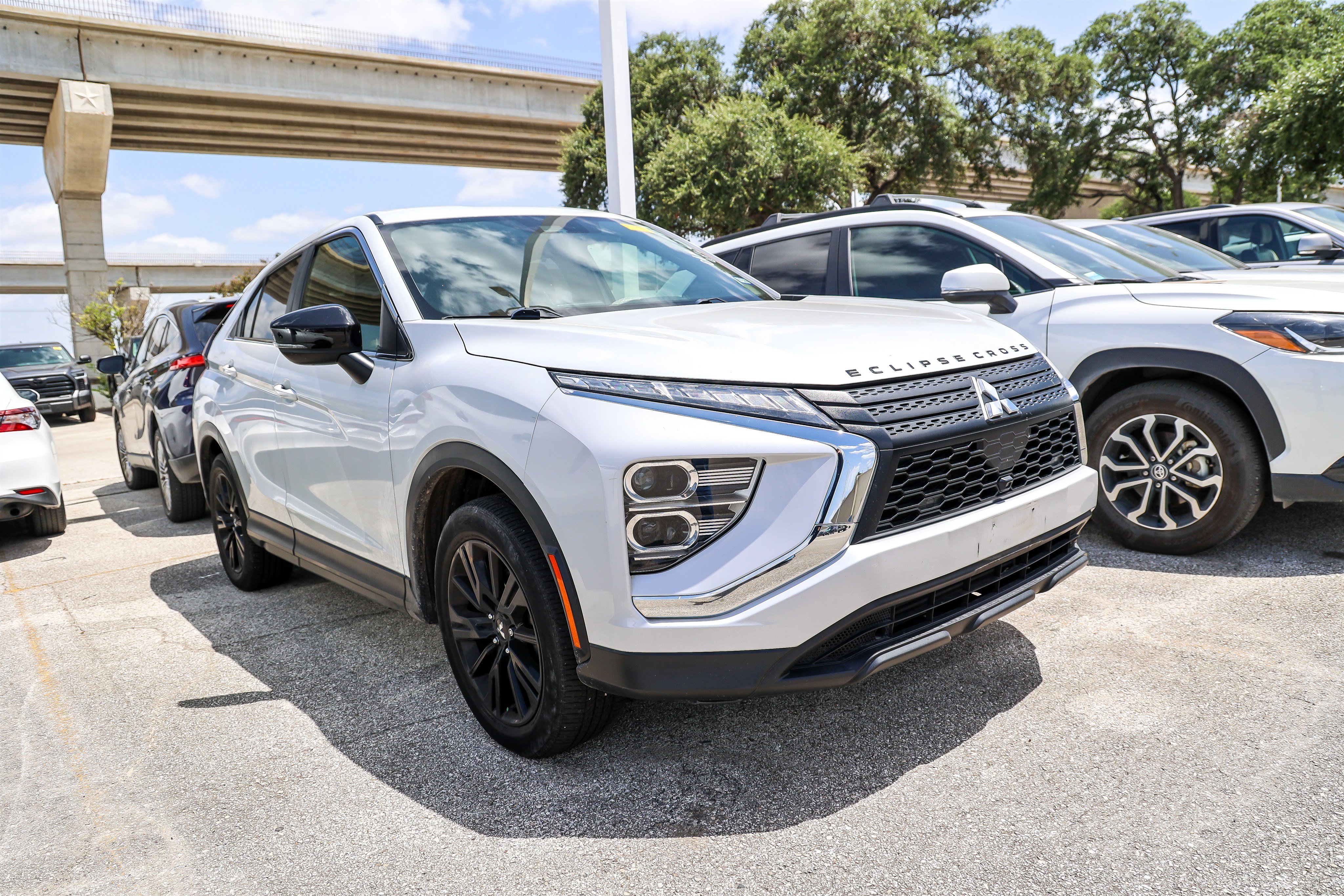 Used 2023 Mitsubishi Eclipse Cross LE AWD/4WD image 6