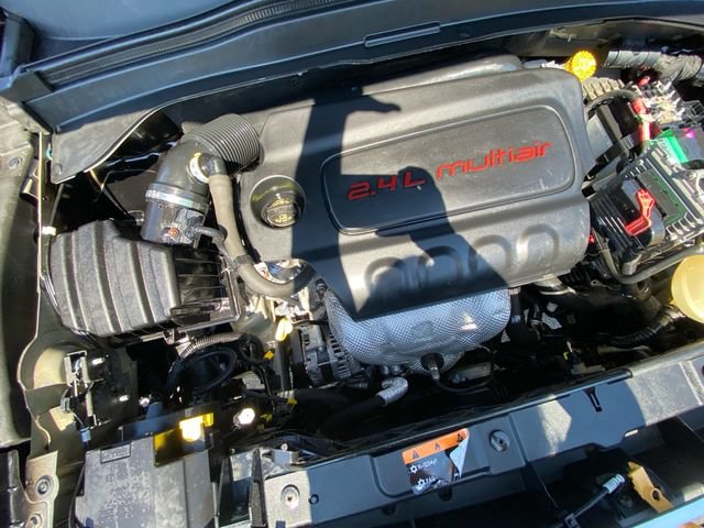 Used 2016 Jeep Renegade Limited w/ Safety & Security Group FWD image 28
