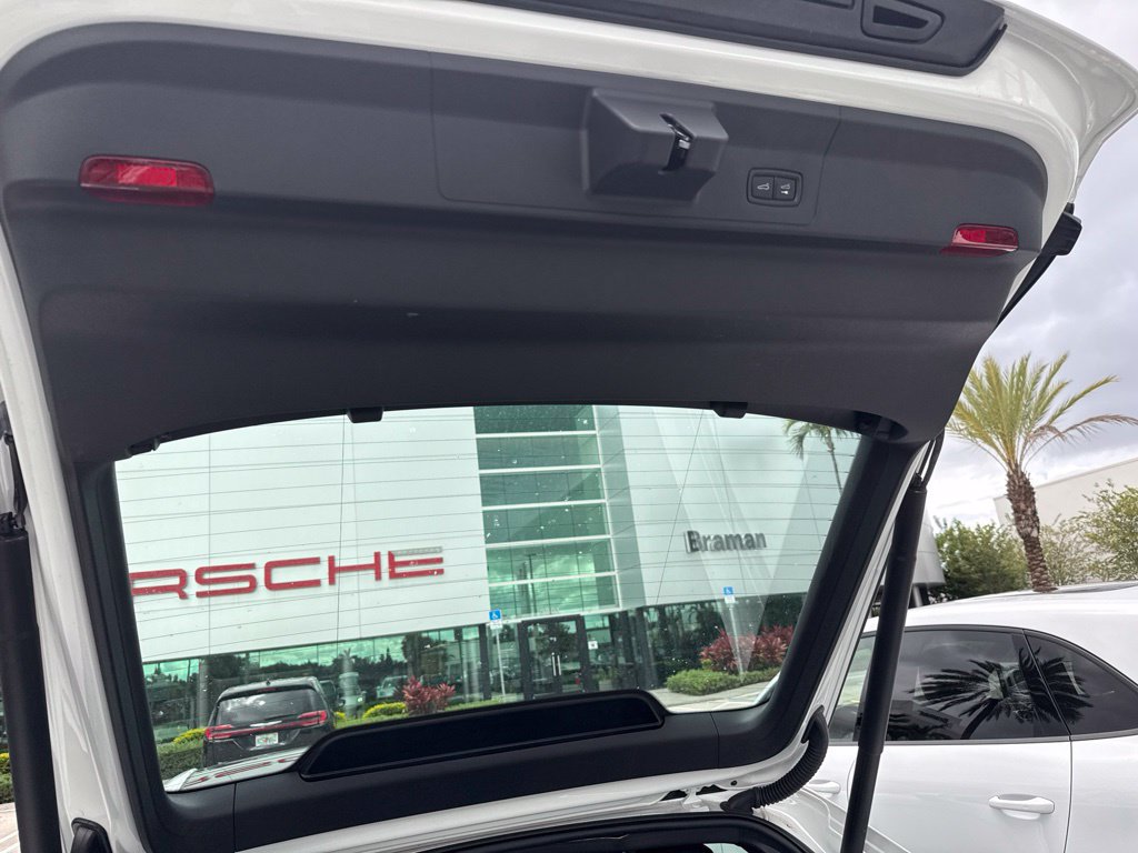 Certified 2025 Porsche Panamera RWD image 16