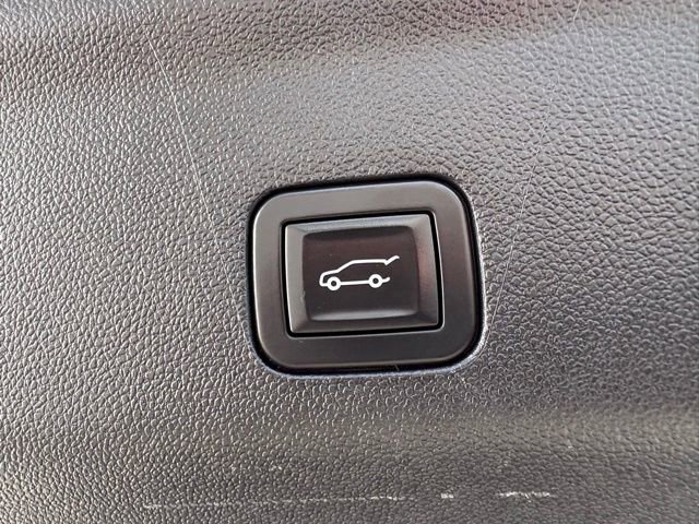 Used 2025 Chevrolet Tahoe Z71 AWD/4WD image 37