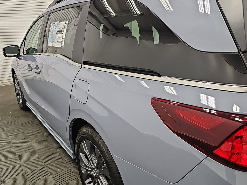 New 2027 Honda Odyssey Touring image 6