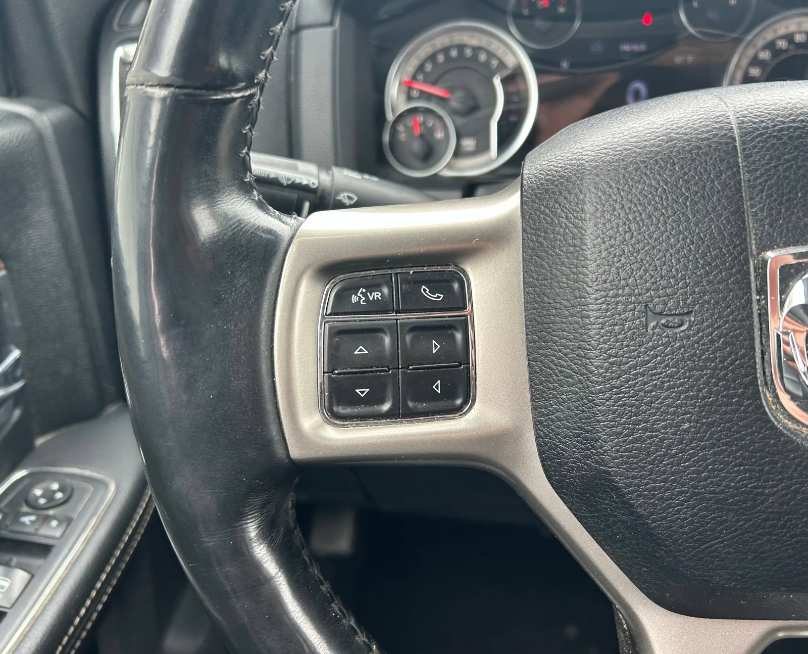 Used 2017 RAM 1500 Laramie AWD/4WD image 14