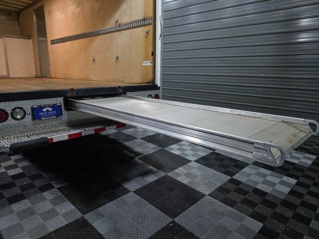 Used 2017 GMC Savana 4500 image 11