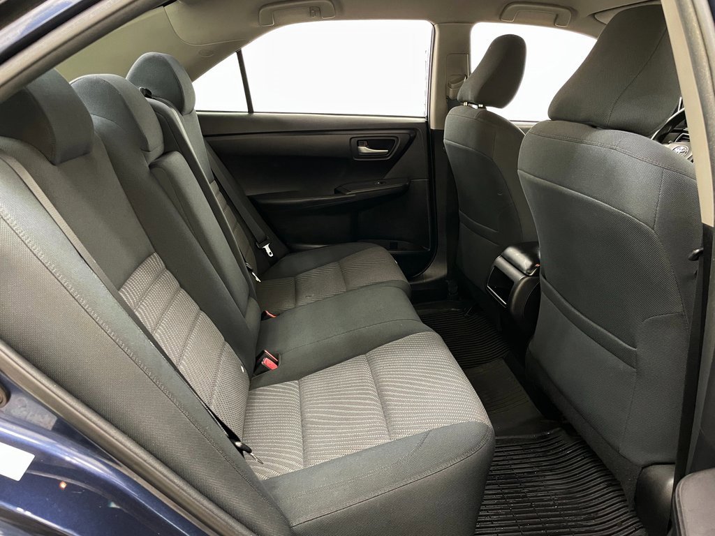 Used 2016 Toyota Camry LE image 37