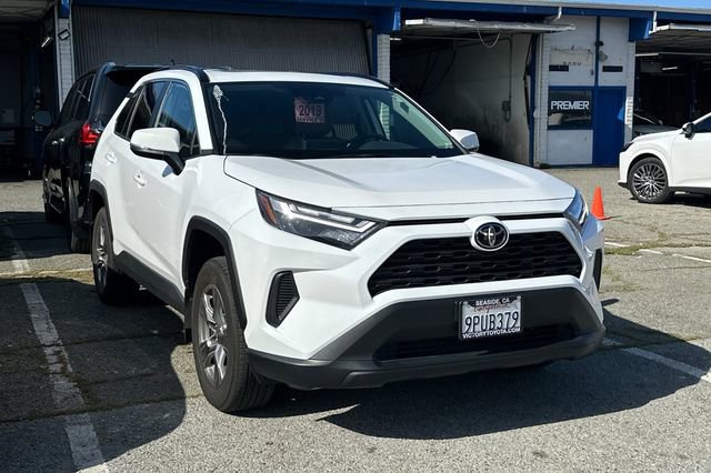Used 2025 Toyota RAV4 XLE w/ Convenience Package AWD/4WD image 2