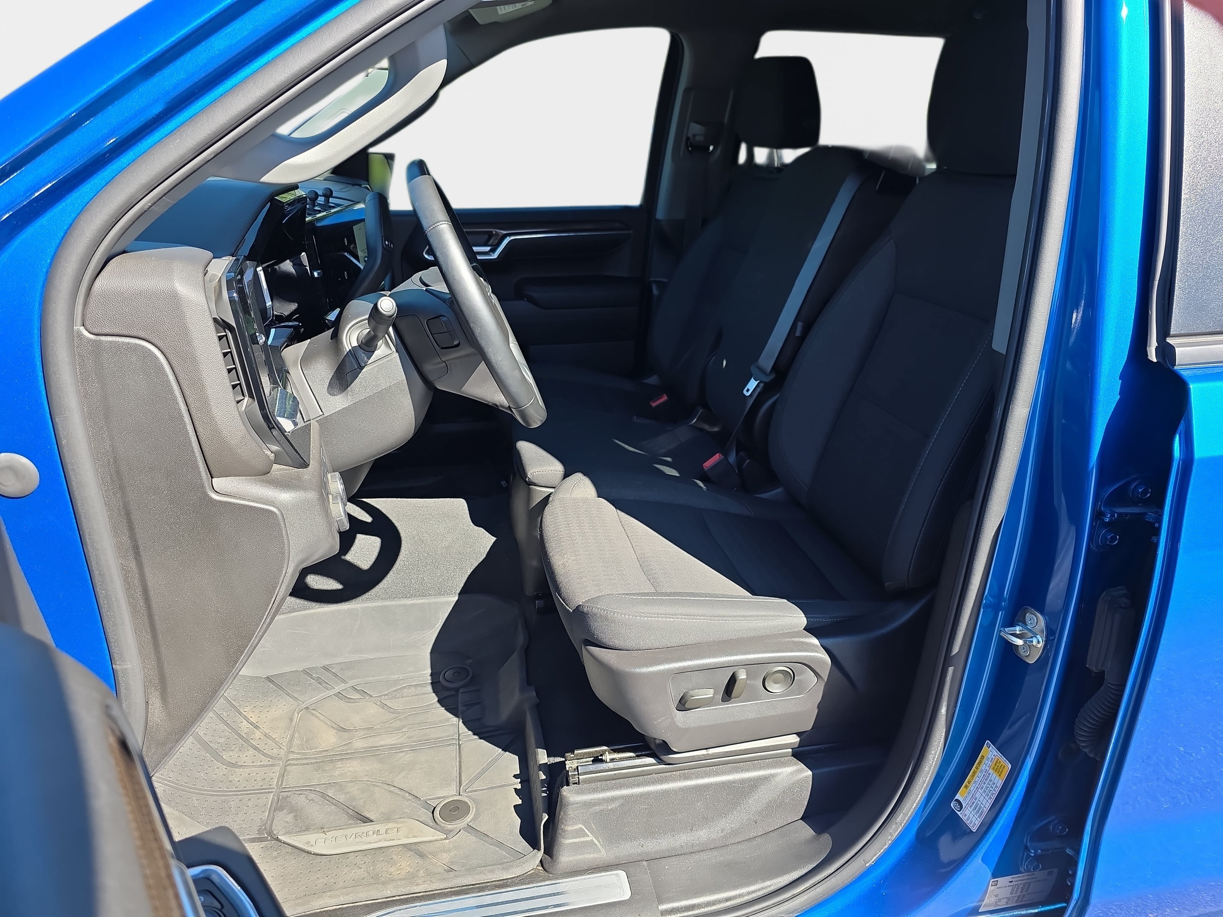 Used 2024 Chevrolet Silverado 1500 RST AWD/4WD image 12