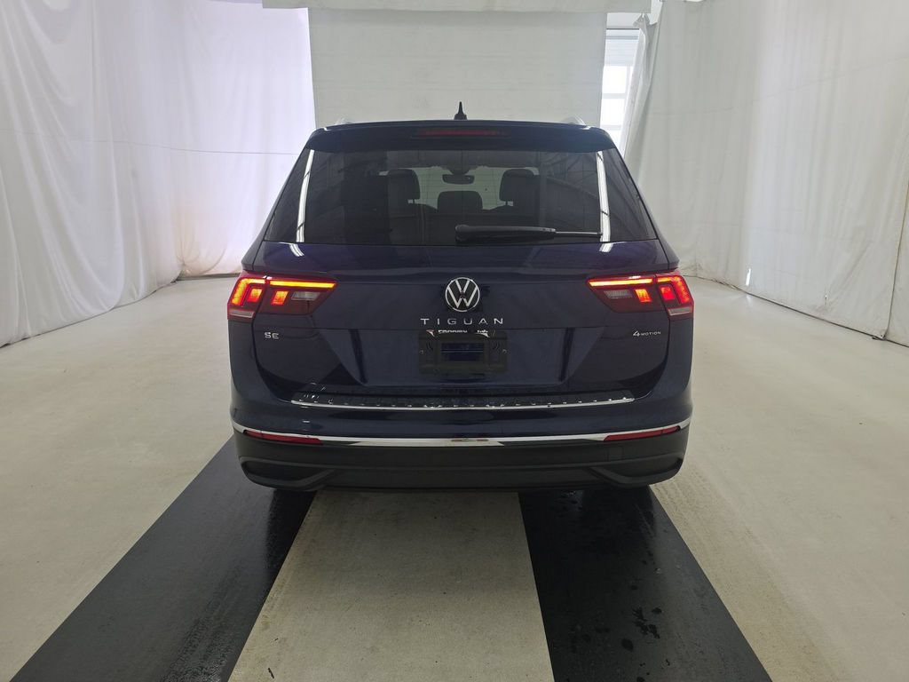 Used 2023 Volkswagen Tiguan SE AWD/4WD image 3