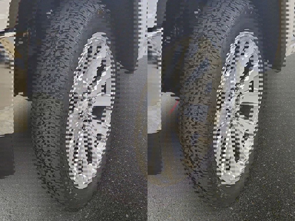 Used 2018 GMC Sierra 1500 SLT w/ Suspension Package, Off-Road image 35