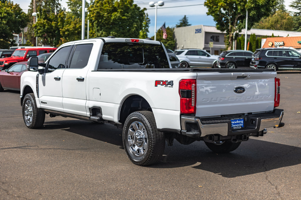 Used 2023 Ford F350 Lariat w/ Lariat Ultimate Package AWD/4WD image 12