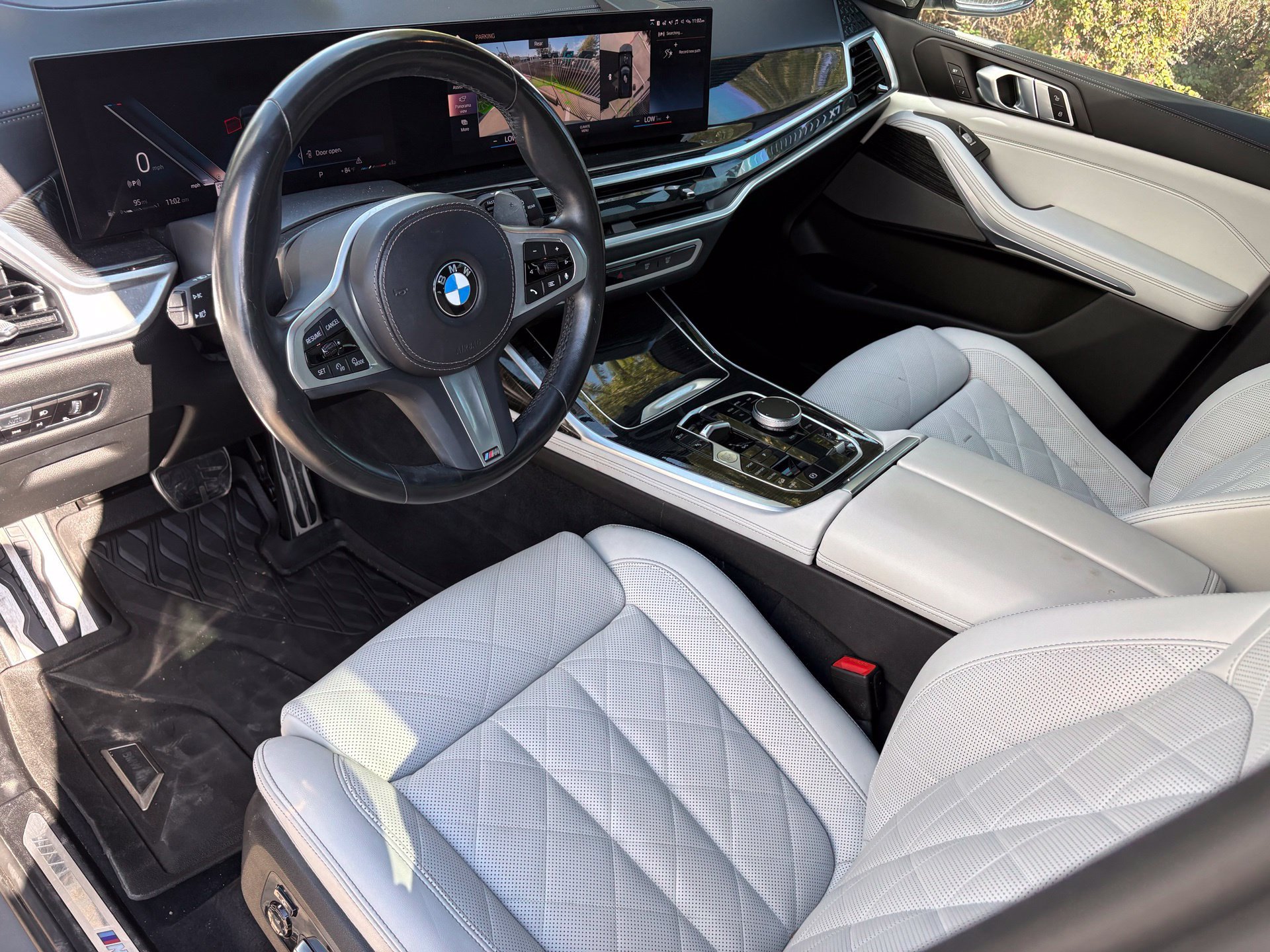 Used 2023 BMW X7 xDrive40i w/ M Sport Package AWD/4WD image 8