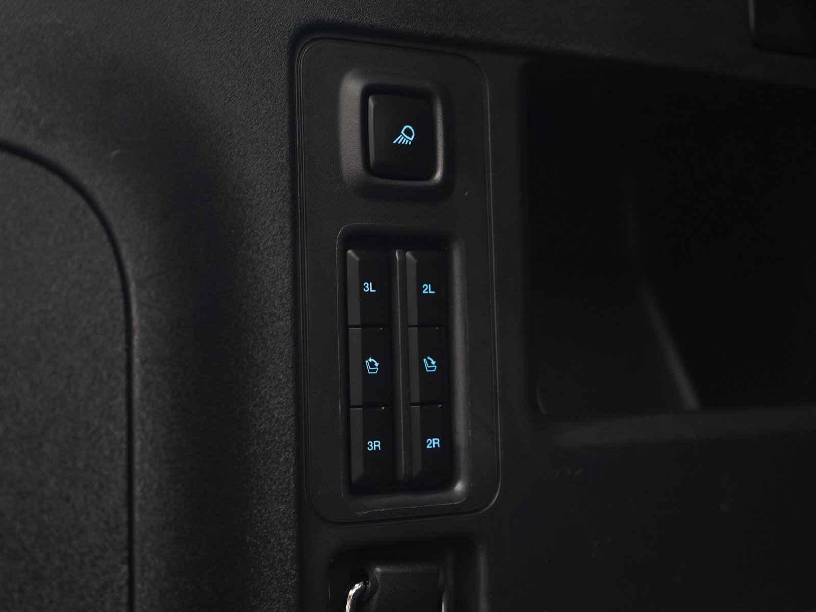 Used 2025 Ford Expedition Platinum image 21