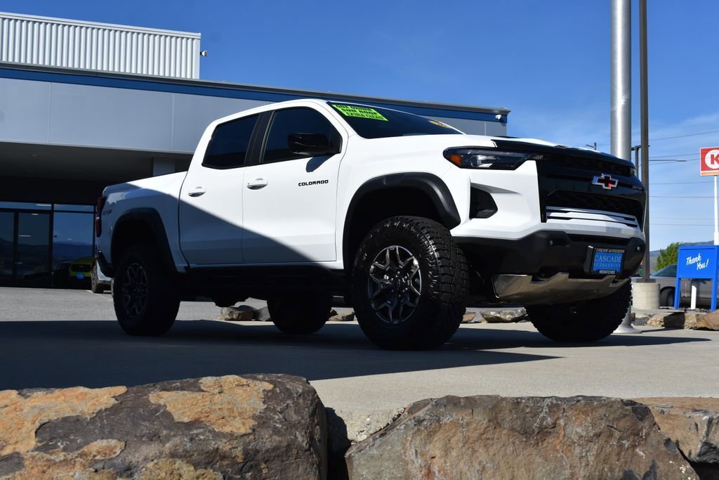 Certified 2026 Chevrolet Colorado ZR2 w/ Technology Package AWD/4WD image 3