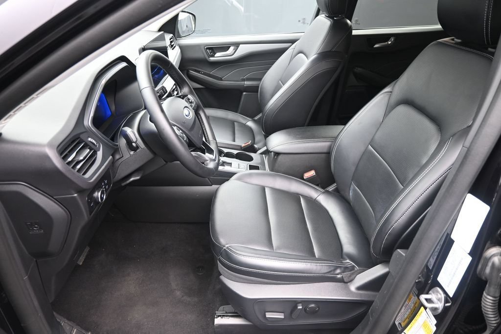 Used 2025 Ford Escape Platinum AWD/4WD image 10