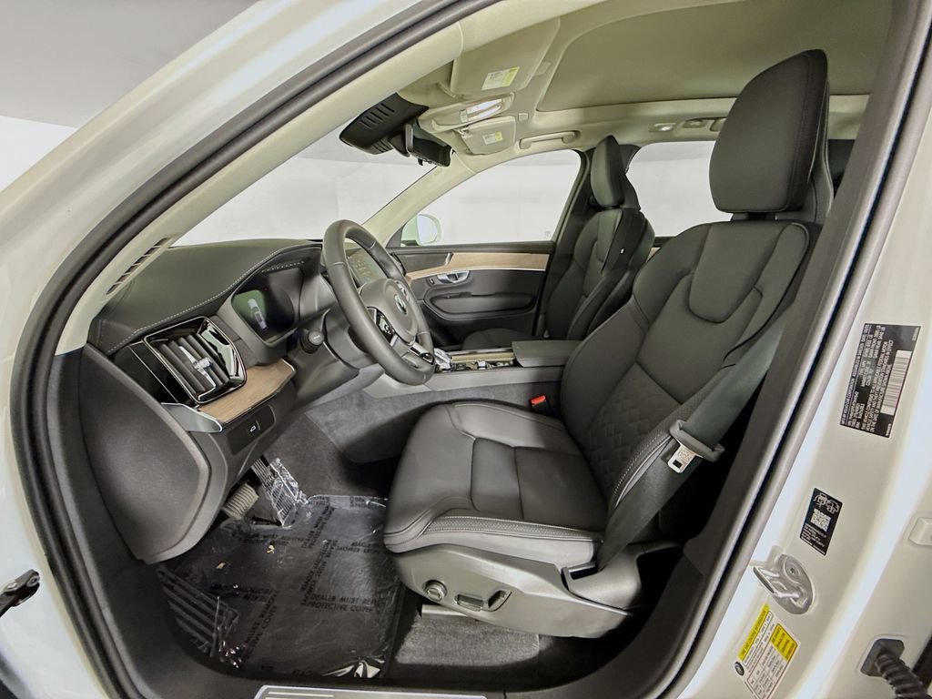 Certified 2026 Volvo XC90 B5 Plus w/ Protection Package image 22