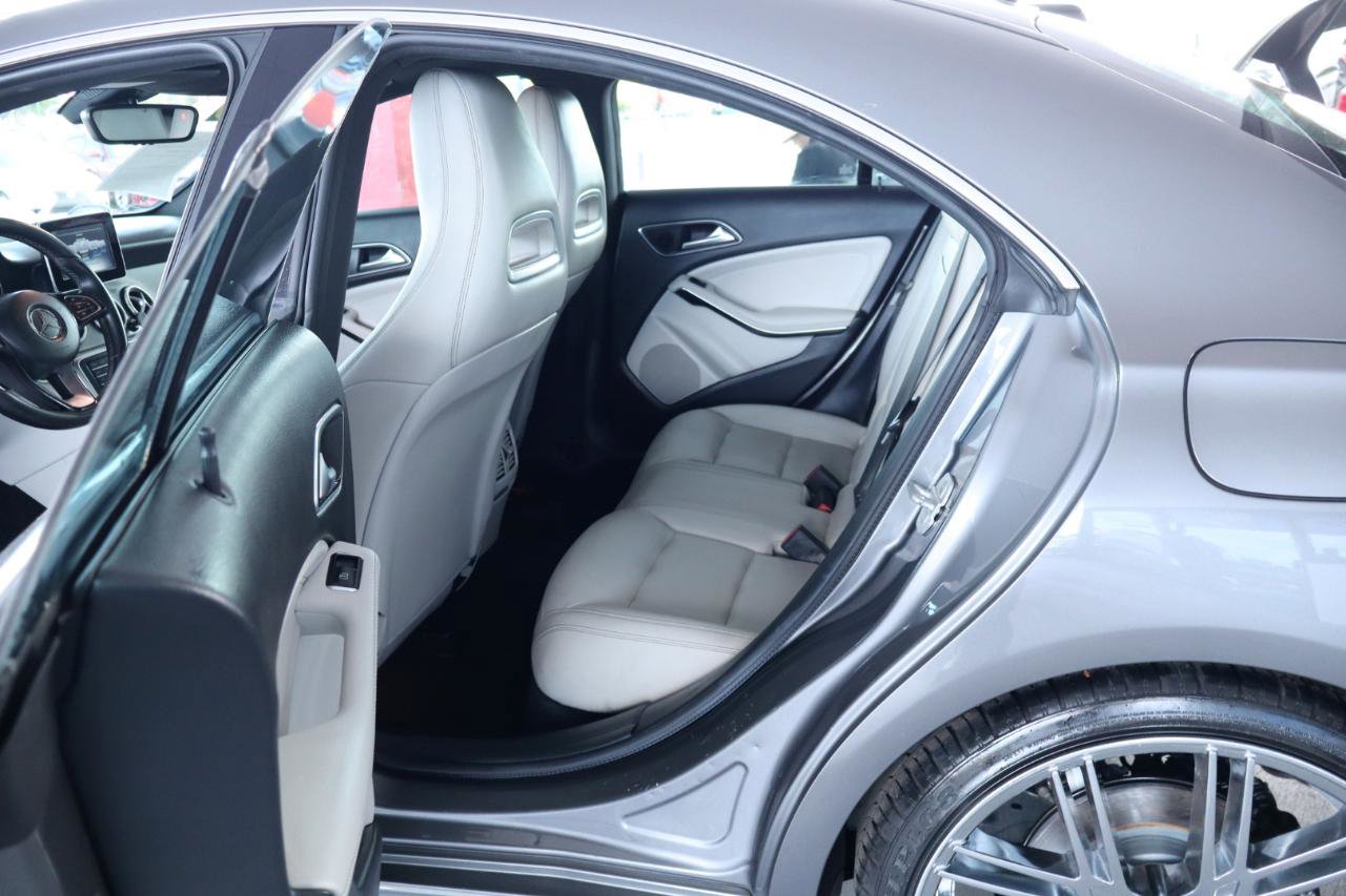 Used 2016 Mercedes-Benz CLA 250 image 30