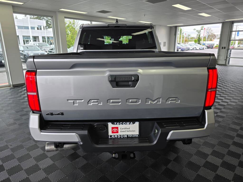 Certified 2024 Toyota Tacoma TRD Off-Road AWD/4WD image 4
