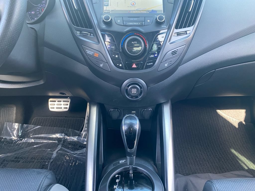 Used 2016 Hyundai Veloster Turbo w/ Option Group 04 FWD image 18