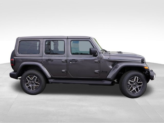 New 2026 Jeep Wrangler Unlimited Sahara AWD/4WD image 2