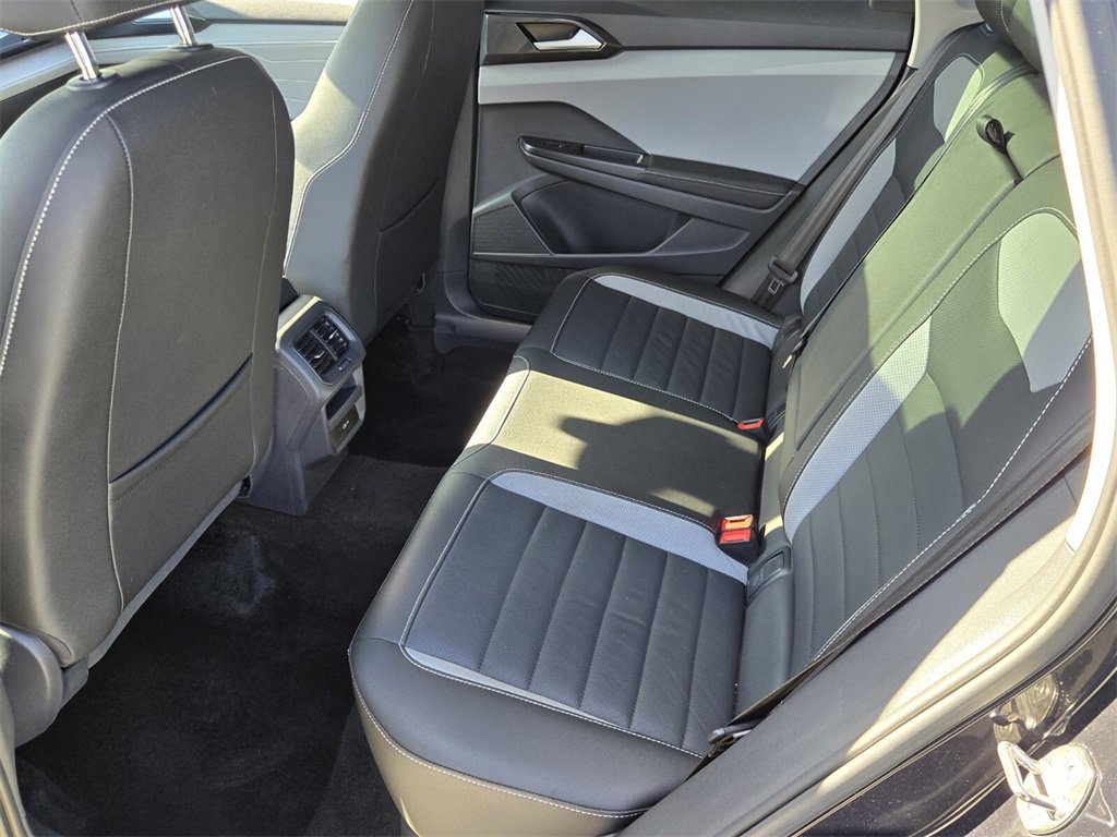 Certified 2024 Volkswagen Taos SEL image 11