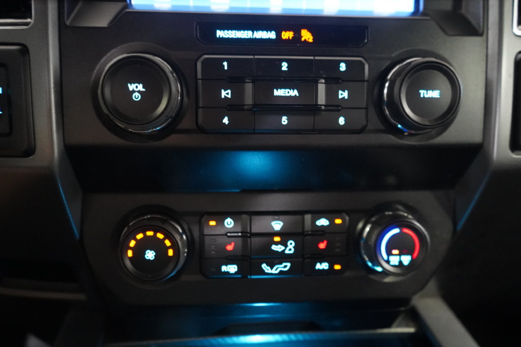 Used 2020 Ford F150 XLT w/ Equipment Group 302A Luxury AWD/4WD image 38