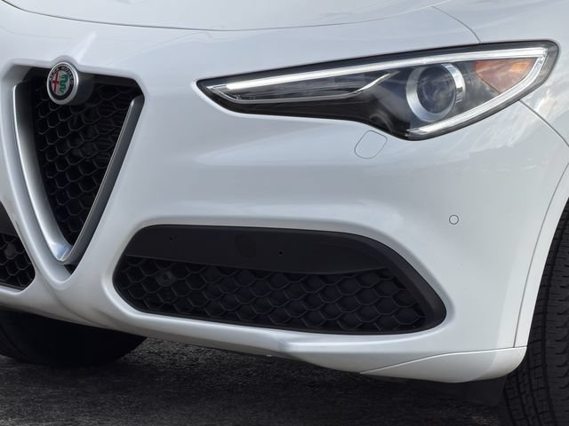 Used 2021 Alfa Romeo Stelvio Ti w/ Premium Package AWD/4WD image 10