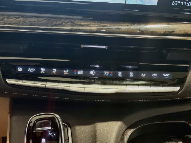 Used 2024 Cadillac Escalade Premium Luxury AWD/4WD image 15